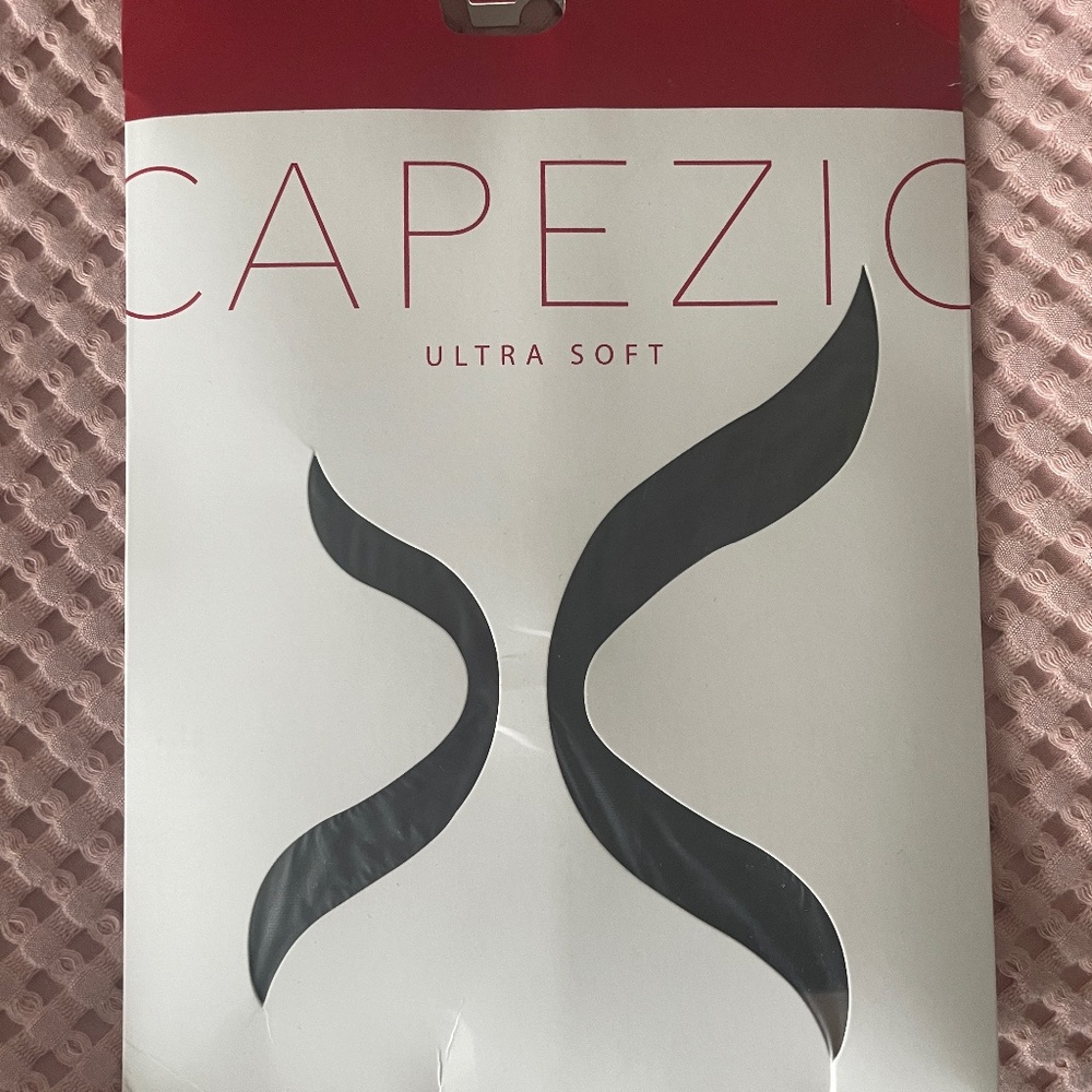 NEW Capezio Black Ultra Soft Matte Semi Opaque Tights (SML/MED)
